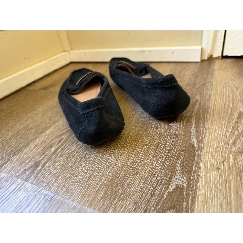 Tahari Marilu Loafers Womens 8.5 Black Suede Leather Slip On Flats Gold Logo